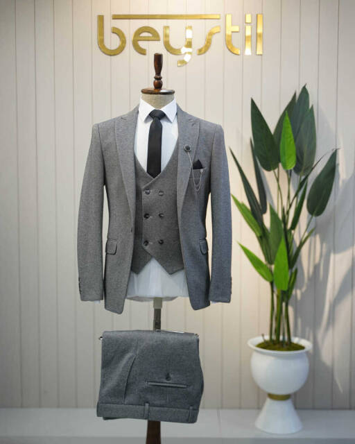 Beystil Sivri Yaka Koyu Gri Yelekli Takım Elbise Elanor- Slim Fit - Beystil