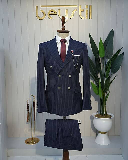 Beystil Sivri Yaka Lacivert Çizgili Kruvaze Takım Elbise Togo - Slim Fit - Beystil