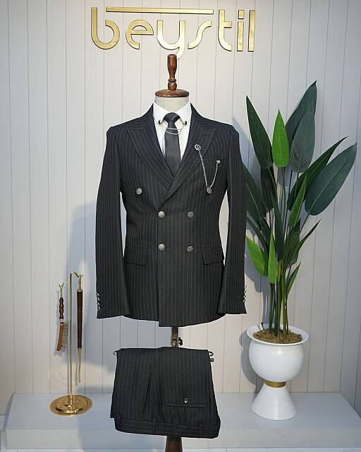 Beystil Sivri Yaka Siyah Çizgili Kruvaze Takım Elbise Togo - Slim Fit - Beystil